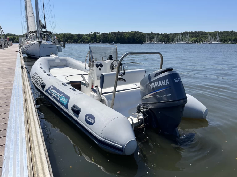 Bareboat Rental RIB Capelli with a boat licence