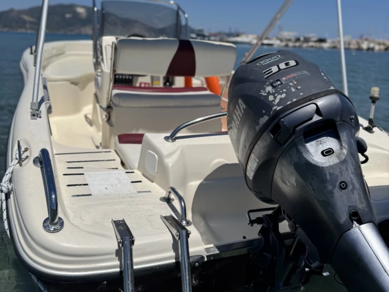 Motorboat rental in Zakynthos - Ranieri Azzura