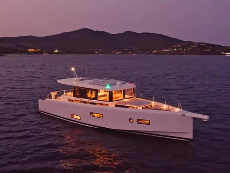 Yacht charter Lávrio cheap Omikron OT-60