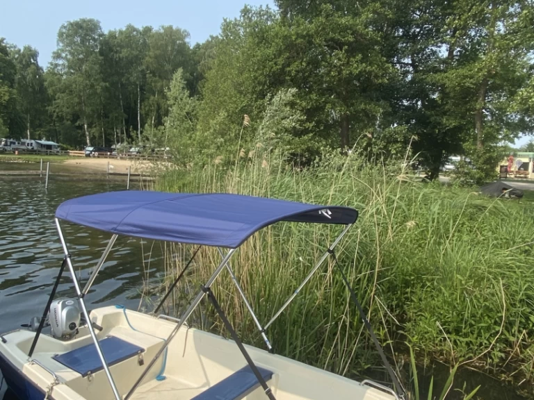 Houseboat rental with or without captain Tagescharter Waren (Müritz)