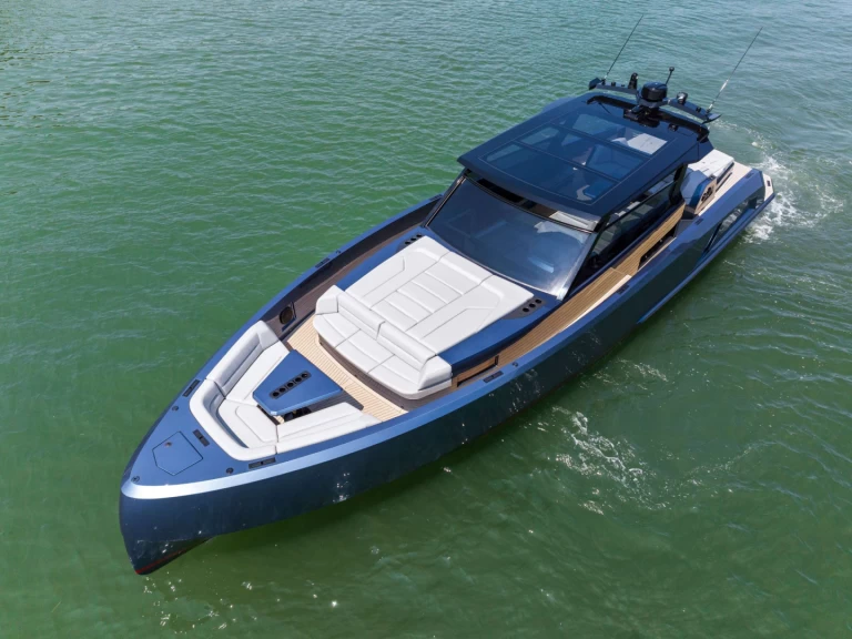 Luxury Yacht for rent Sag Harbor at the best price