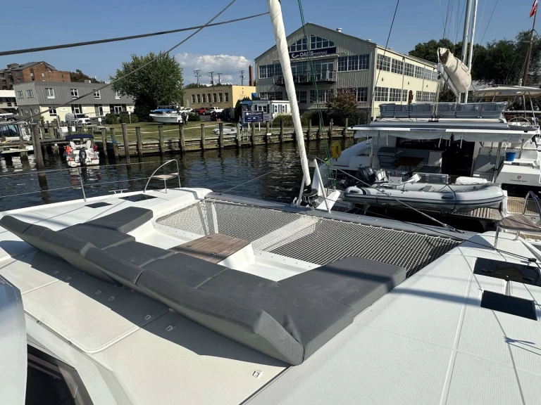 Yacht charter Freeport cheap BOUNTIFUL