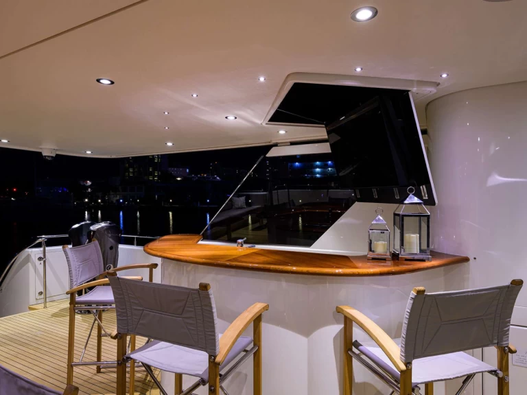 Boat rental Westport LADY JJ in Fort Lauderdale on Samboat