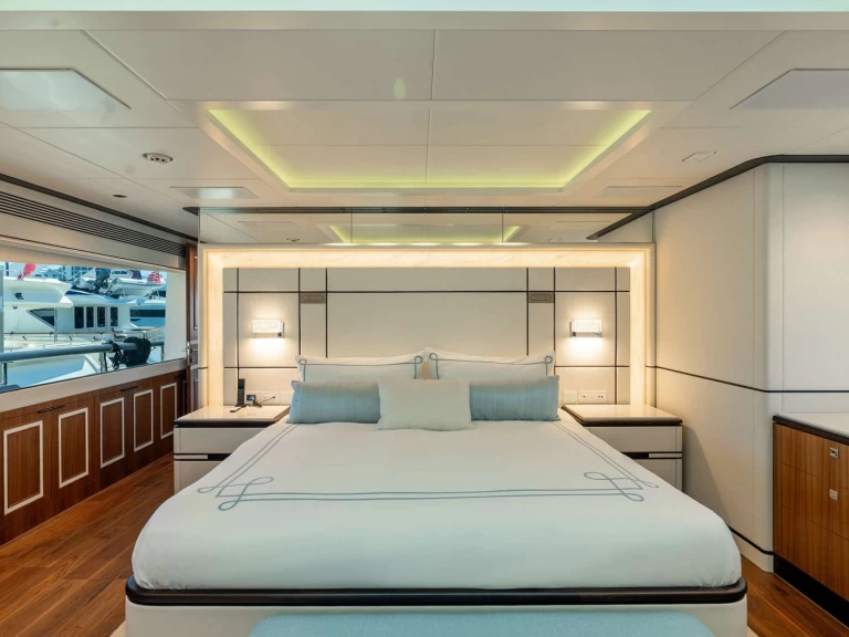 Luxury Yacht rental with or without captain Horizon Bahamas