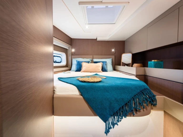 Yacht charter Nassau cheap Bali 4.6