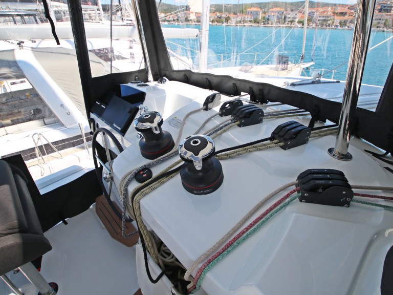 Rent a Lagoon Lagoon 43 Rogoznica