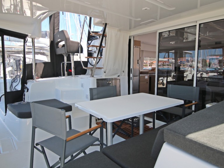 Catamaran rental in Rogoznica - Lagoon Lagoon 43