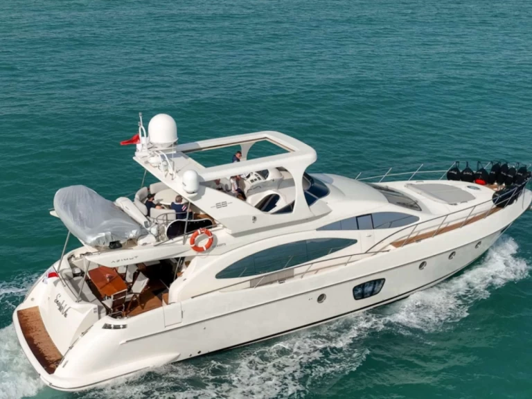 Azimut Azimut 68 in Vlorë on SamBoat