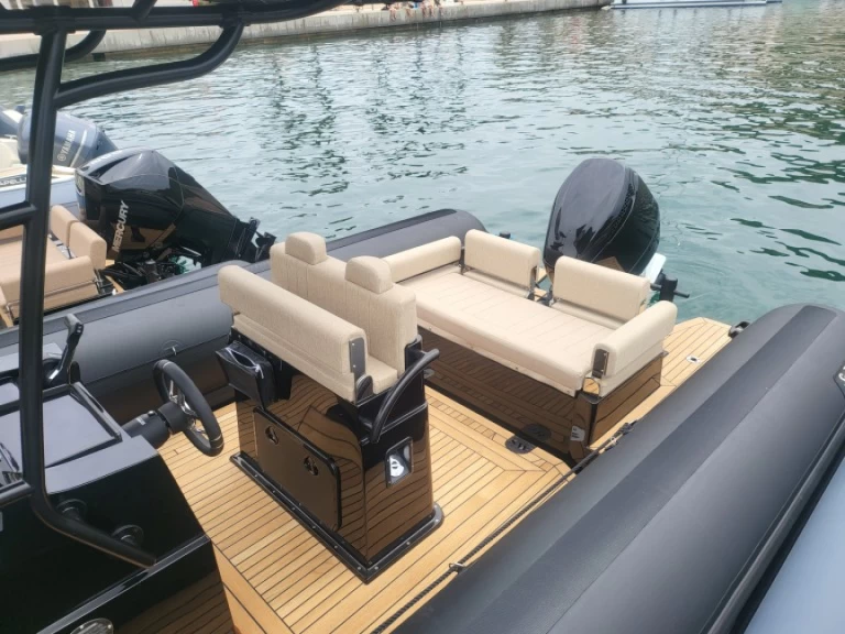 Sea Water Sea Water Phantom 260 charter bareboat or captained in  Bonifacio
