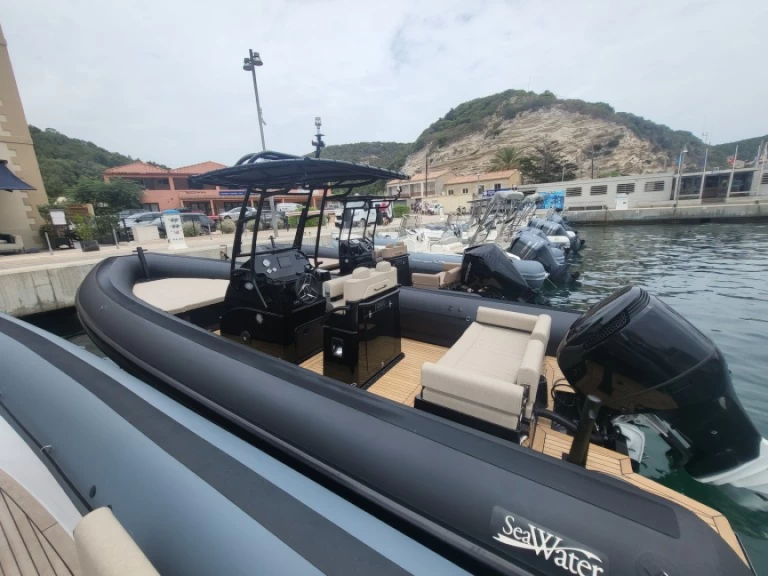 Sea Water Sea Water Phantom 260 in Bonifacio on SamBoat