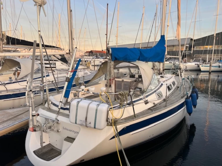 Sailboat rental in Lemmer -  Halberg Rassy 34