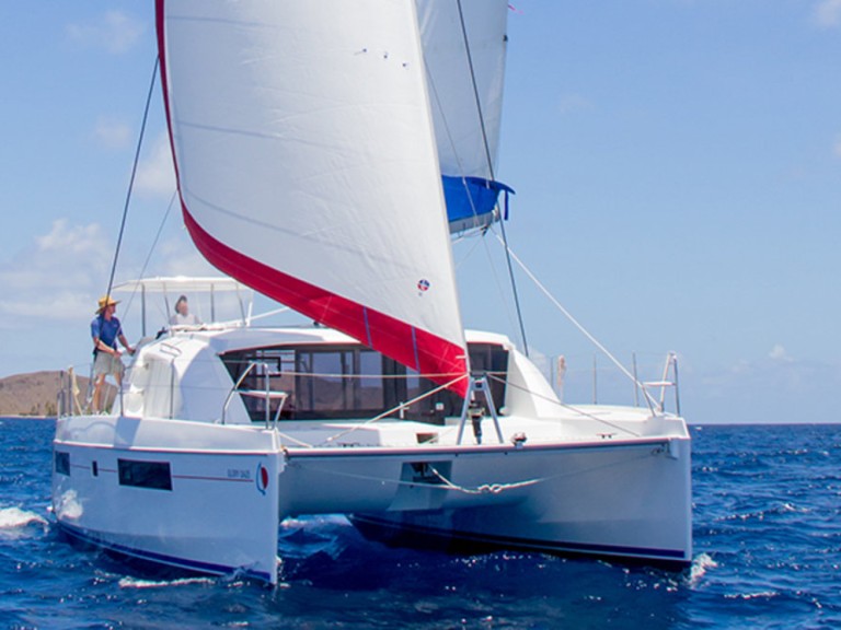 Boat rental Leopard Leopard 40 in Raiatea on Samboat