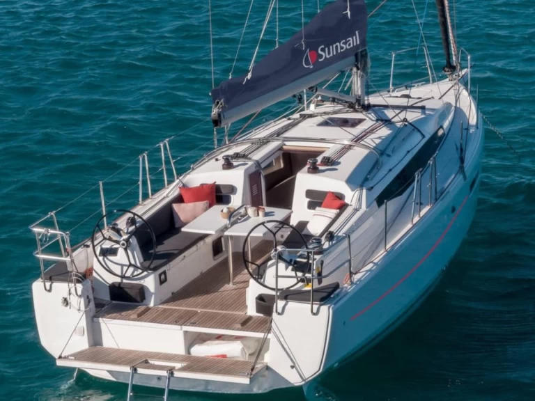 Yacht charter Cannigione cheap Sun Odyssey 389