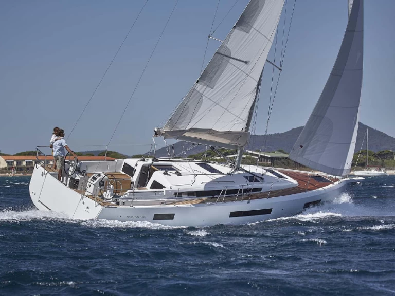 Sailboat rental with or without captain Jeanneau Furnari