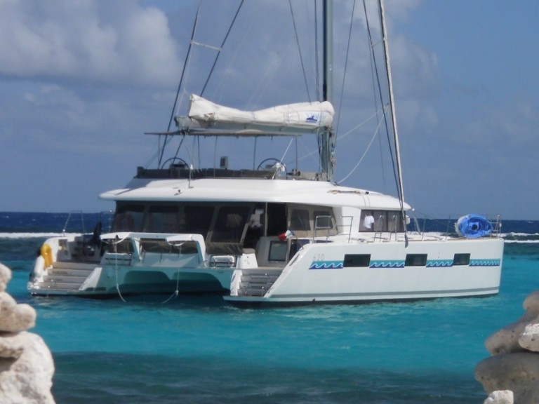 Catamaran rental in Eden Island - Lagoon Lagoon 620