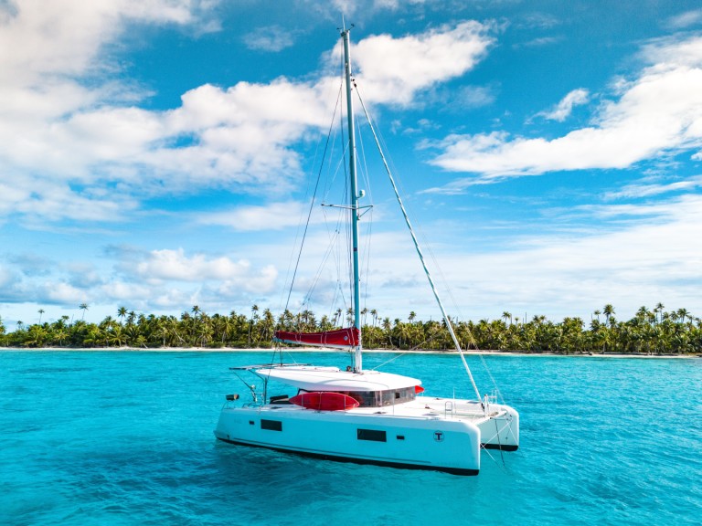 Catamaran for rent Fa'anui at the best price