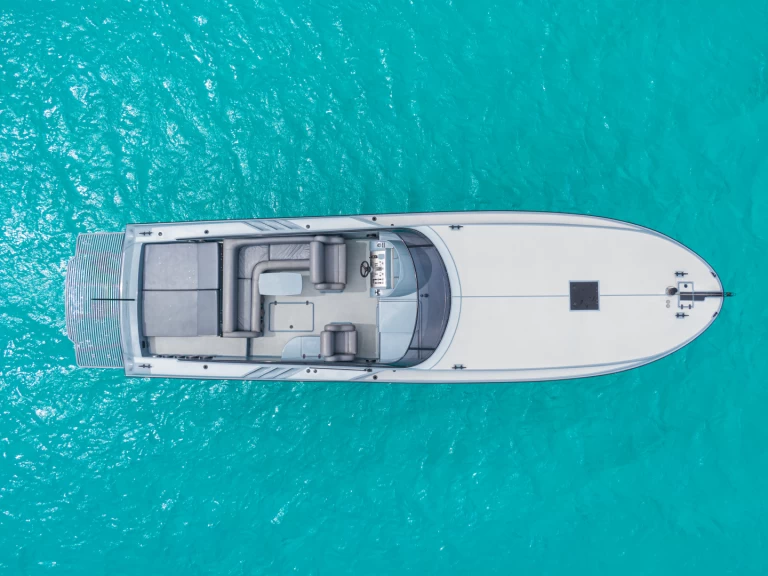 Boat rental Magnum 44 in Ibiza Town on Samboat