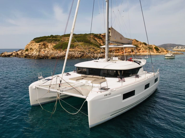 Yacht charter Corralejo cheap Lagoon 46