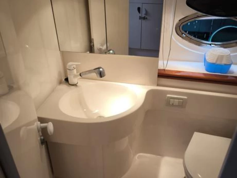 Rent a Pershing Pershing 37 Ibiza Town