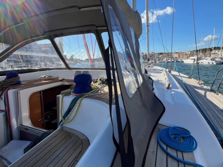 Bareboat Rental Sailboat Dufour with a boat licence