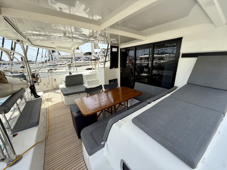 Yacht charter Tourlos cheap Lagoon 42