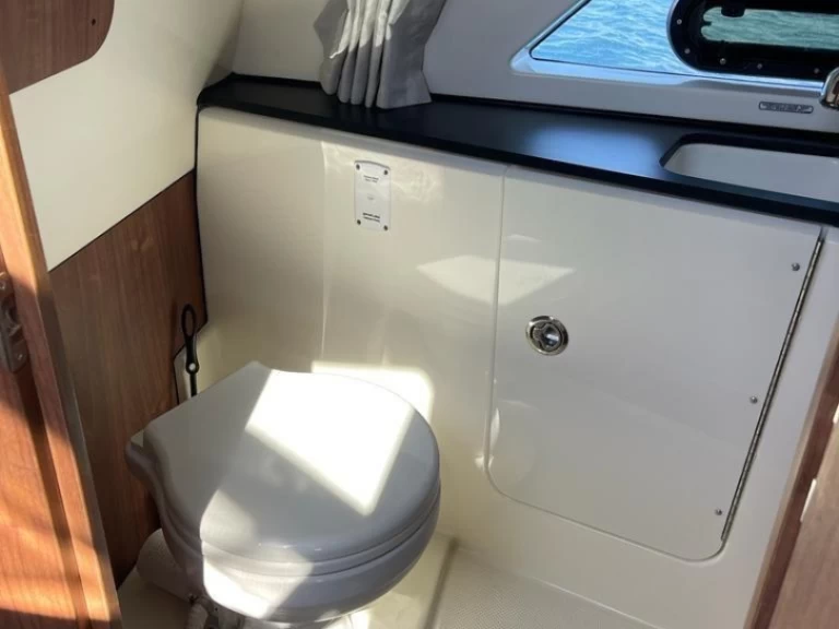 Bareboat Rental Motorboat Quicksilver with a boat licence