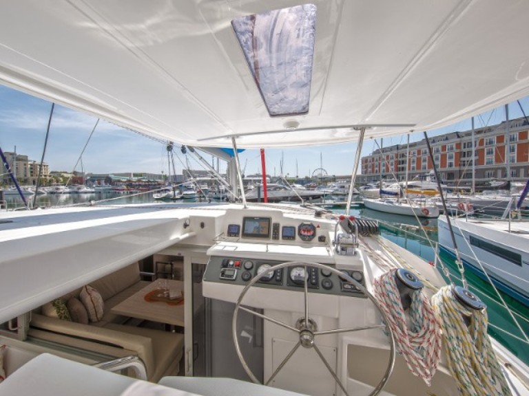 Catamaran rental in Dubrovnik - Leopard Leopard 40