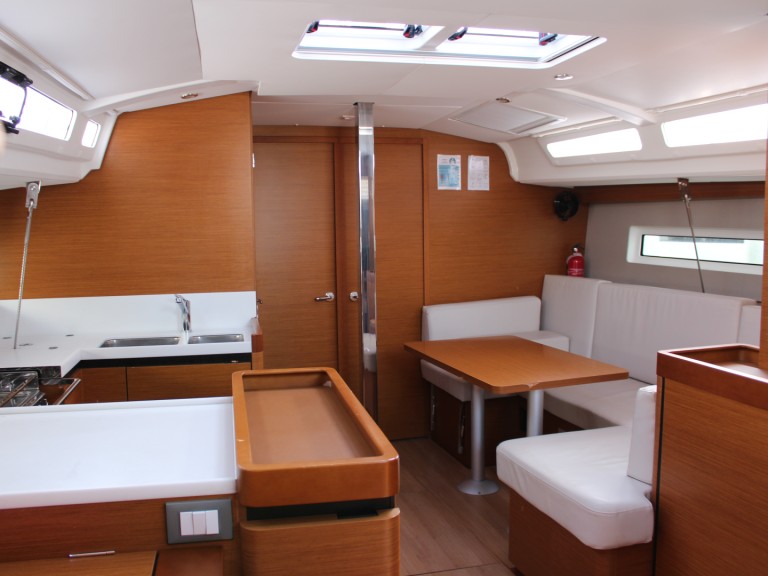 Sailboat rental in Lefkáda - Jeanneau Sun Odyssey 440