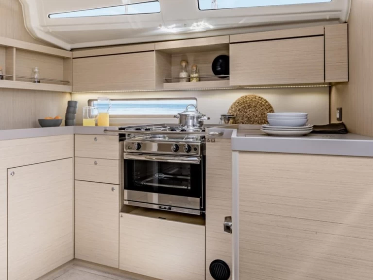 Sailboat for rent Furnari at the best price