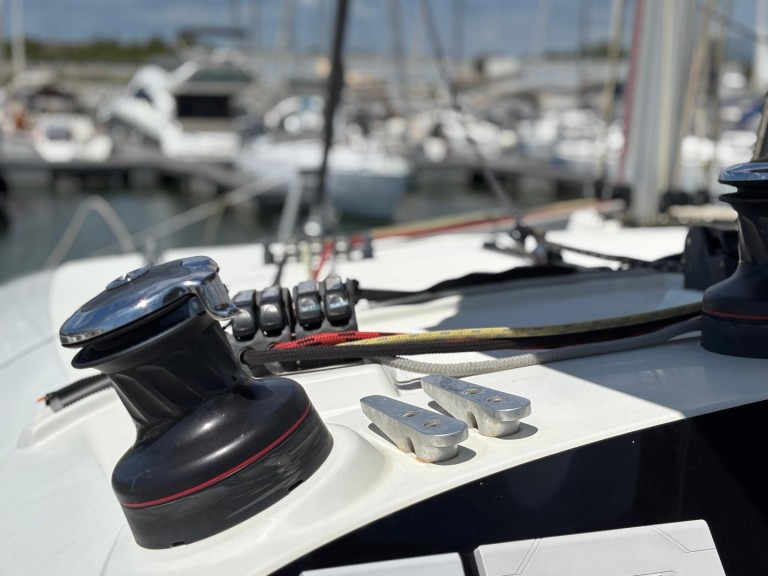 Rent a Lagoon Lagoon 400 S2 Piombino