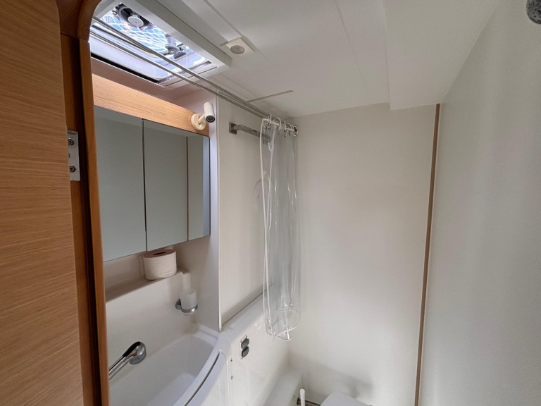 Rent a Lagoon Lagoon 400 S2 Piombino