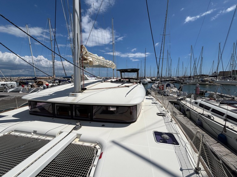 Catamaran rental with or without captain Lagoon Piombino