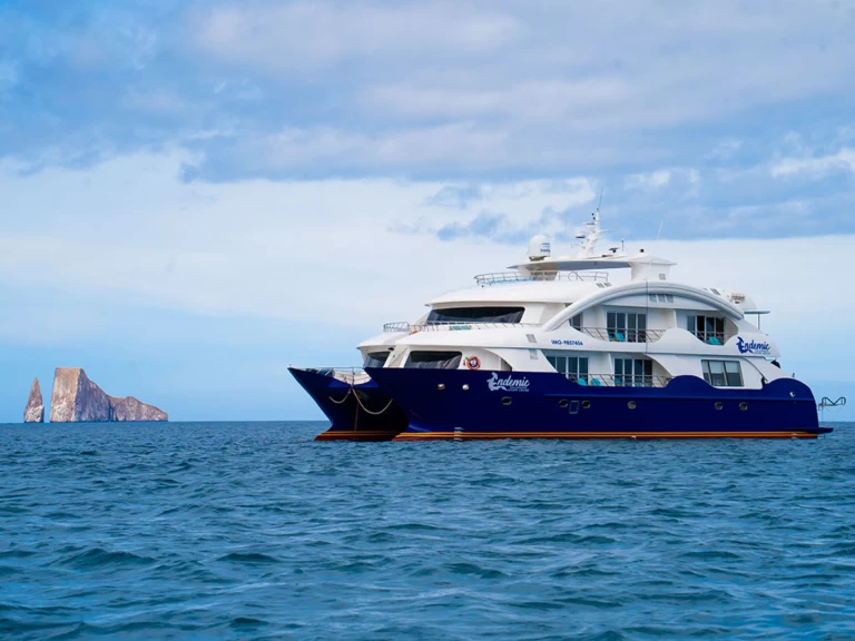 Luxury Yacht rental with or without captain  Puerto Baquerizo Moreno