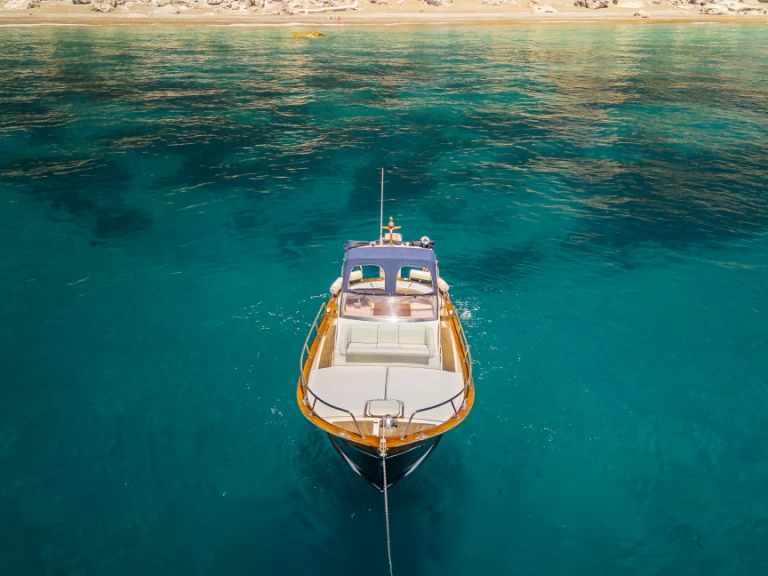 Motorboat for rent Sorrento at the best price