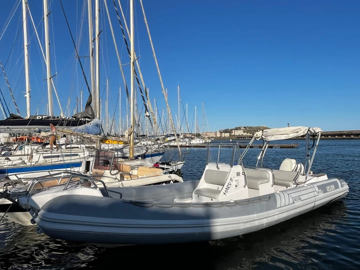 Yacht charter Cagliari cheap Madras 750