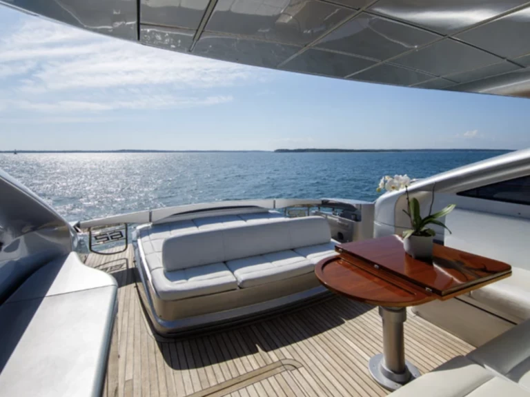 Pershing Pershing 62 in Sag Harbor on SamBoat