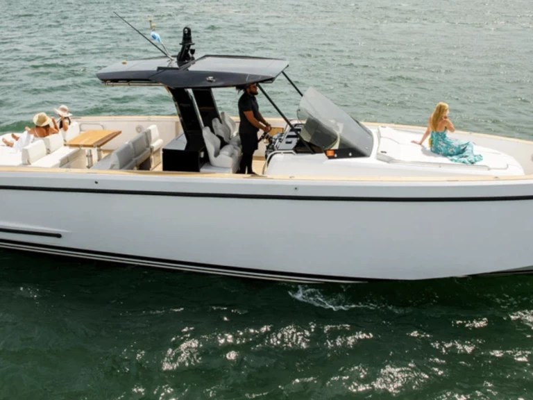 Luxury Yacht rental in Sag Harbor - Pardo Yachts Pardo 43