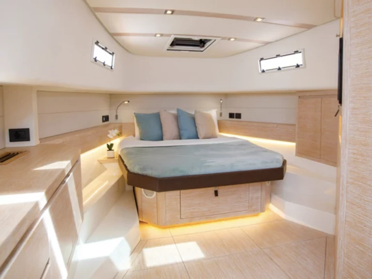 Bareboat Rental Luxury Yacht Pardo Yachts with a boat licence