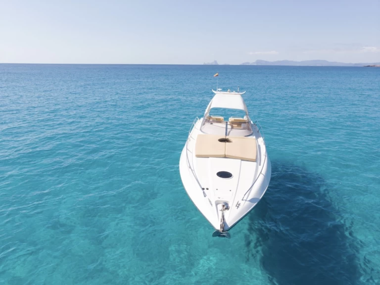 Yacht charter Ibiza Town cheap apache 45