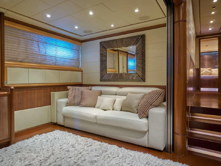 Luxury Yacht rental in Sant Antoni de Portmany - Mangusta overmarine