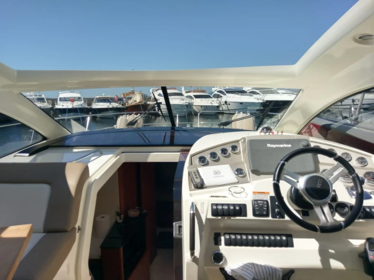 Rent a Prestige Prestige 390 S Juan-les-Pins