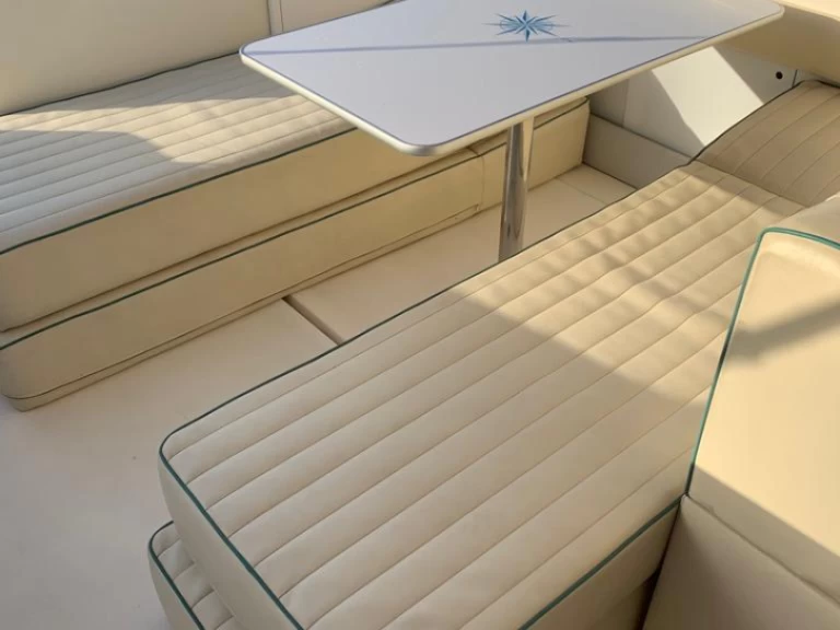 Boat rental Airon Dart 36 in Porto Badino on Samboat