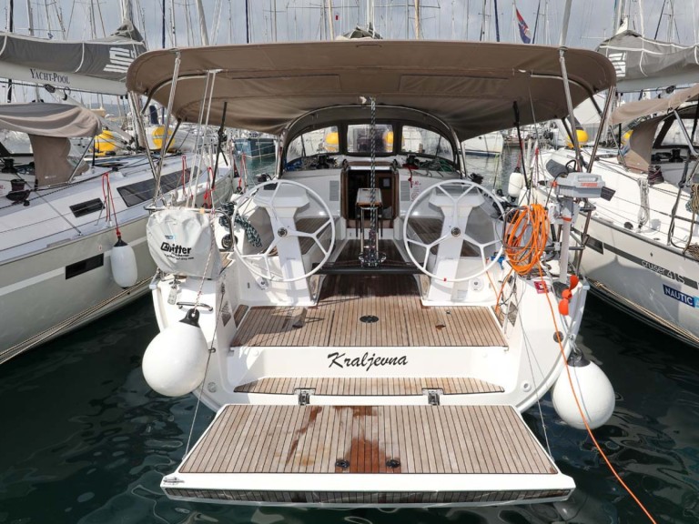 Rent a Bavaria Cruiser 41S Murter-Kornati
