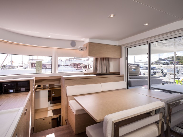 Catamaran rental in Tortola - Lagoon Lagoon