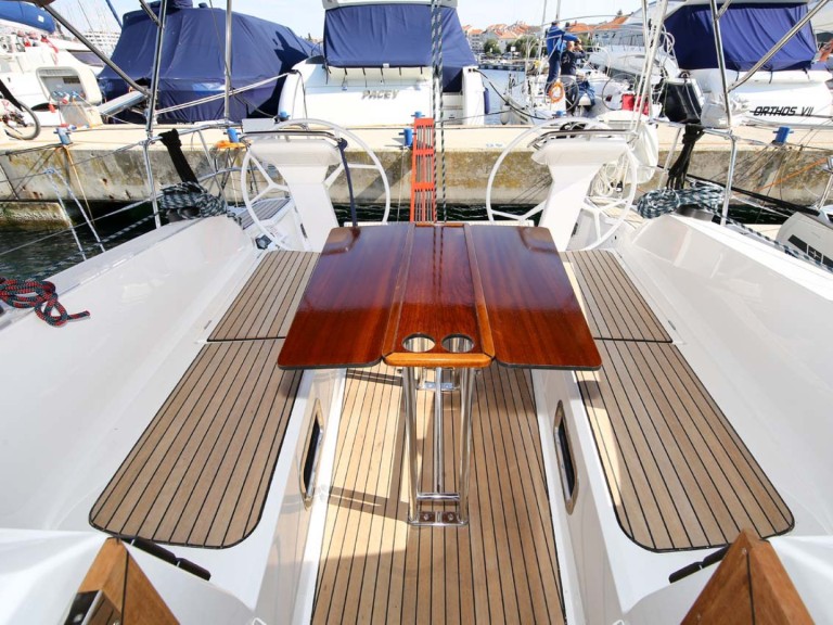 Sailboat rental in Murter-Kornati - Bavaria Cruiser 41S