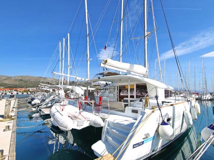 Yacht charter Trogir cheap Lagoon 400 S2