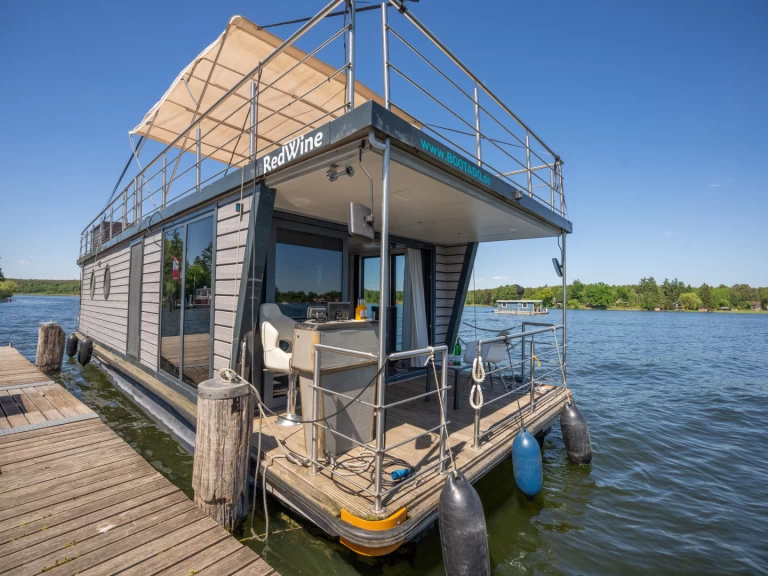 Yacht charter Fürstenberg/Havel cheap Woma D13