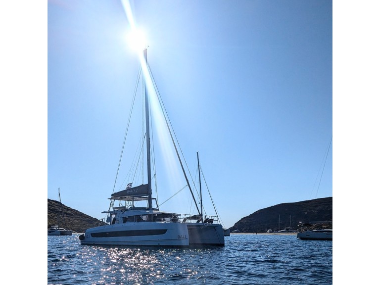 Bali Bali 4.2 open space Onwer's version charter bareboat or captained in  Lávrio