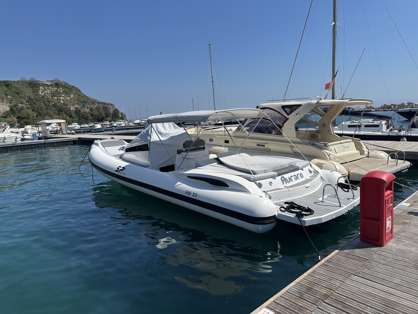 Rent a RIB Sea prop RIB 33 in Monte di Procida | SamBoat
