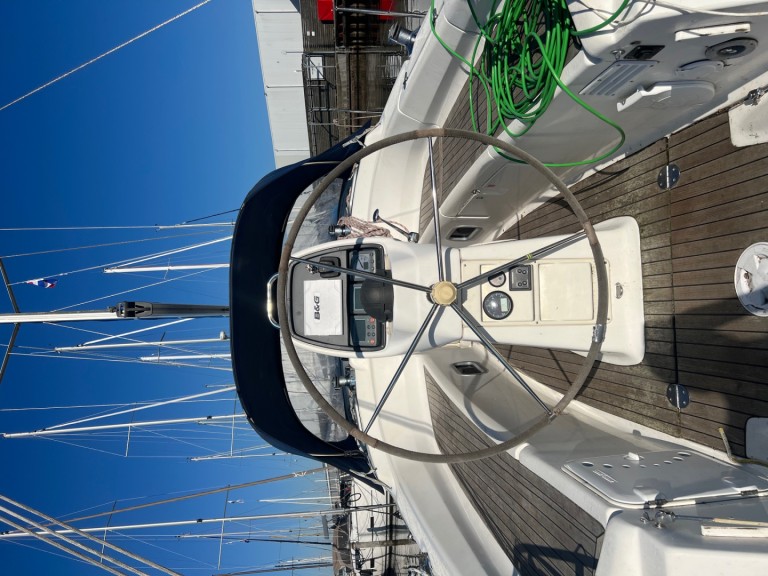 Boat rental Bavaria Bavaria 35 Cruiser in Lemmer on Samboat